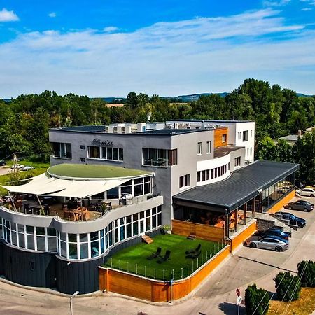 Hotel Kristaly Konferencia & Wellness Ajka Ngoại thất bức ảnh