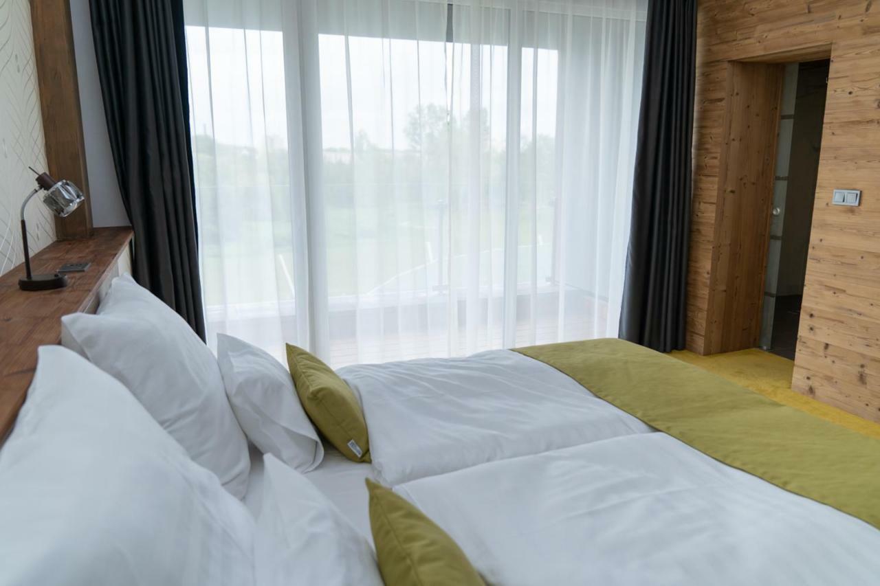 Hotel Kristaly Konferencia & Wellness Ajka Ngoại thất bức ảnh